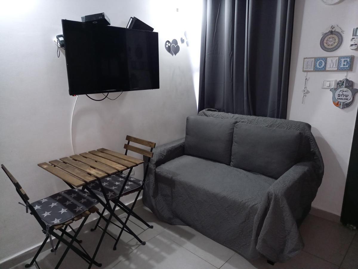 יחידת אירוח בבית ורדי Tiberias Exterior photo